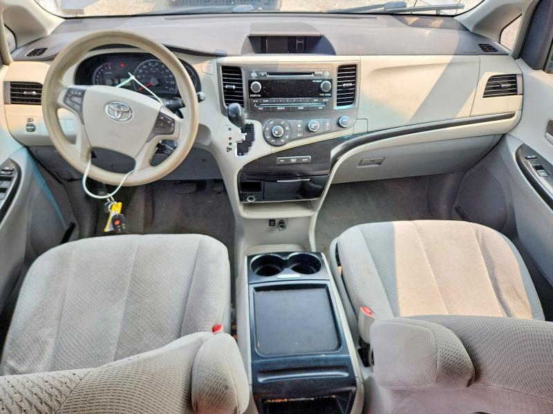 2011 Toyota Sienna მანქანა იყიდება აუქციონზე, vin: 5TDKK3DC0BS013887, აუქციონის ნომერი: 62832766