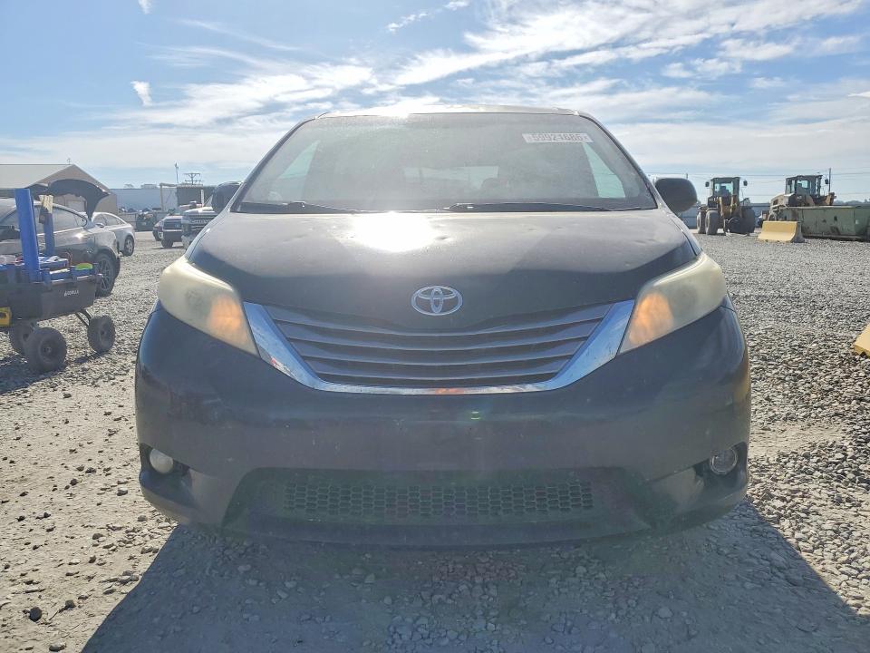 2015 Toyota Sienna მანქანა იყიდება აუქციონზე, vin: 5TDYK3DC9FS584861, აუქციონის ნომერი: 59921686