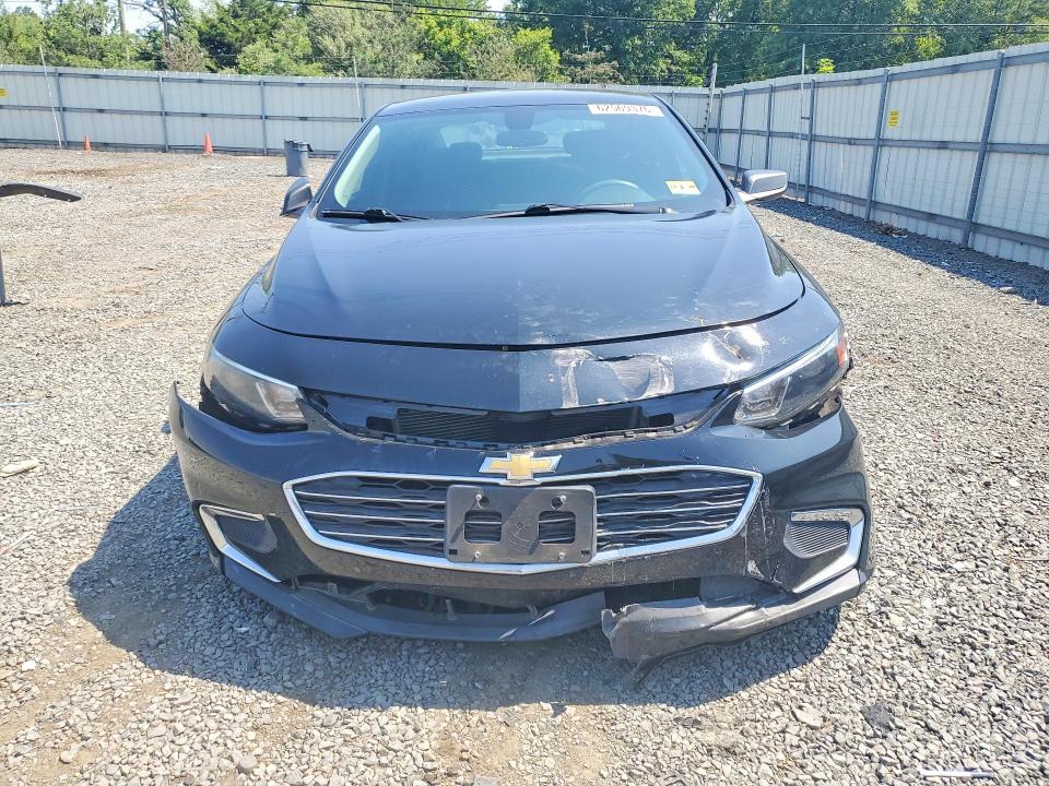 62569376 :رقم المزاد ، 1G1ZB5ST2HF103024 vin ، 2017 Chevrolet Malibu مزاد بيع