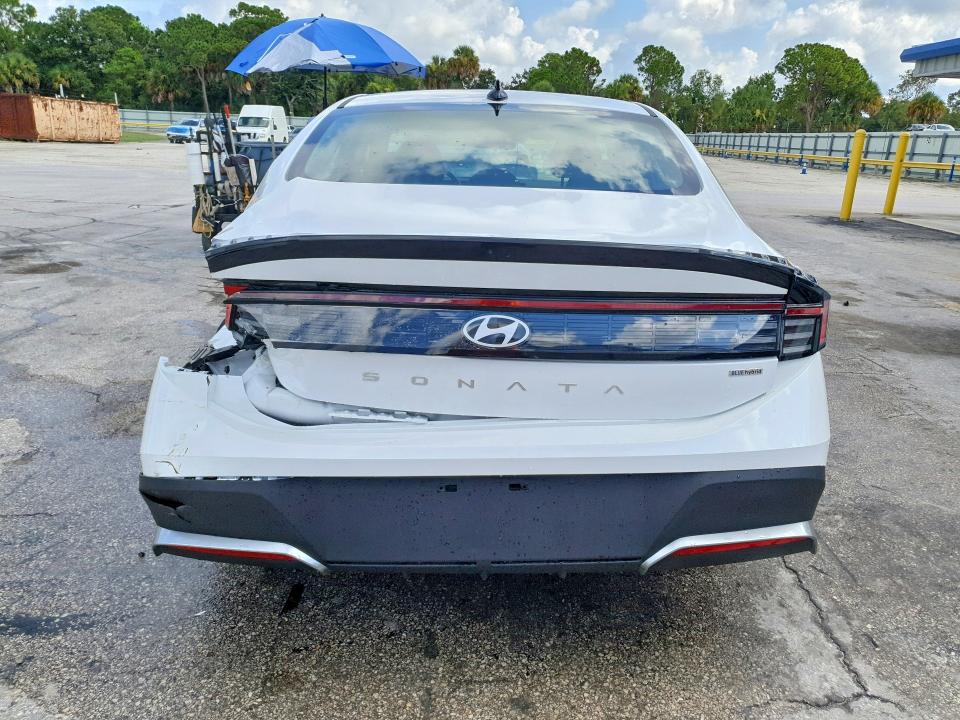 2026 Hyundai Sonata Hybrid მანქანა იყიდება აუქციონზე, vin: KMHL24JJ4TA169003, აუქციონის ნომერი: 63122236