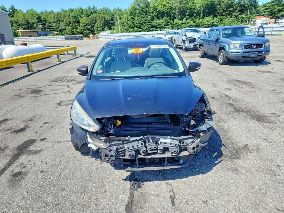 62246056 :رقم المزاد ، 1FADP3F24FL297861 vin ، 2015 Ford Focus مزاد بيع