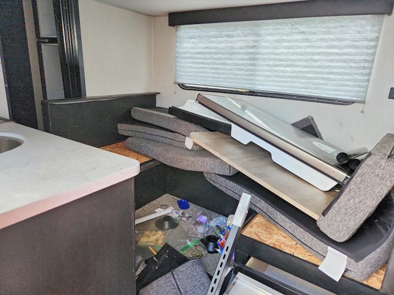 Продажа на аукционе авто 2022 Forest River Wolf Pup, vin: 5ZT2CKFC0NY025212, номер лота: 61329146