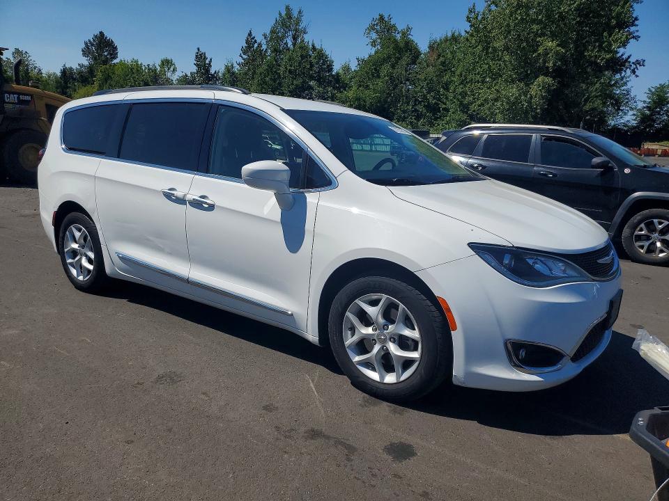 61233876 :رقم المزاد ، 2C4RC1BG1HR816117 vin ، 2017 Chrysler Pacifica مزاد بيع