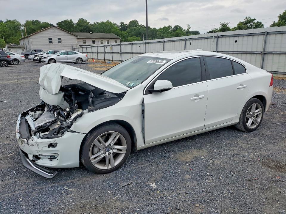 62029836 :رقم المزاد ، YV1612TM4F2351258 vin ، 2015 Volvo S60 مزاد بيع