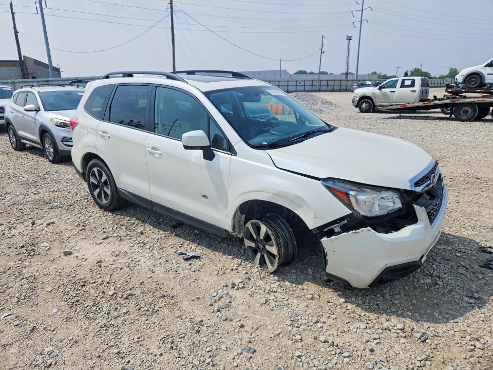 61413916 :رقم المزاد ، JF2SJAEC6HH448028 vin ، 2017 Subaru Forester مزاد بيع
