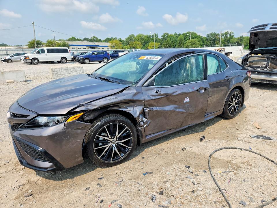 2024 Toyota Camry მანქანა იყიდება აუქციონზე, vin: 4T1G11AK6RU842201, აუქციონის ნომერი: 62683576