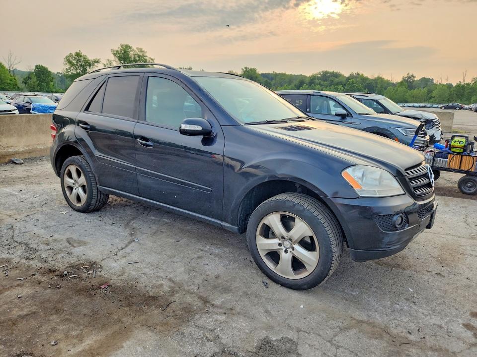 62902246 :رقم المزاد ، 4JGBB86E06A132033 vin ، 2006 Mercedes-benz Ml مزاد بيع
