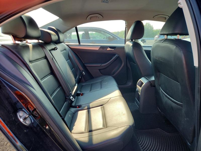 61302276 :رقم المزاد ، 3VWD17AJ2EM289379 vin ، 2014 Volkswagen Jetta مزاد بيع