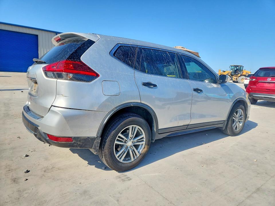 Продажа на аукционе авто 2017 Nissan Rogue, vin: JN8AT2MT0HW386461, номер лота: 60080136