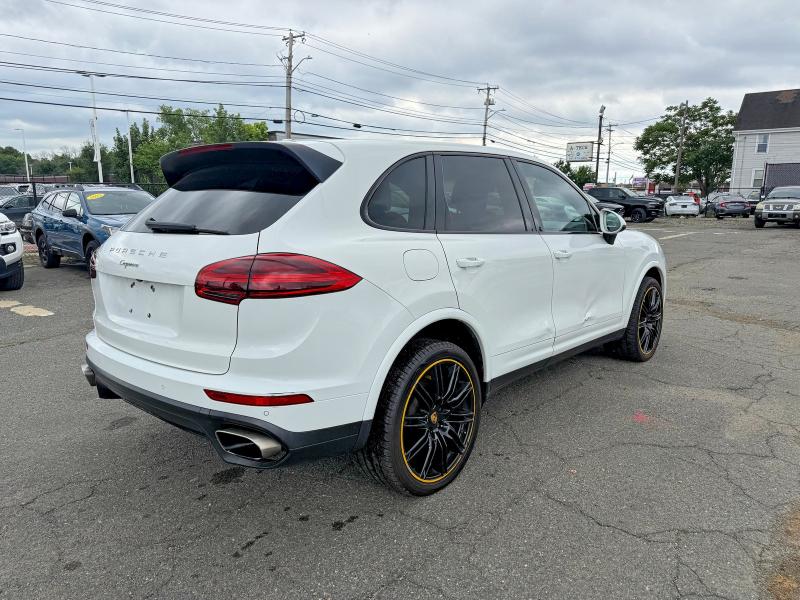 60371366 :رقم المزاد ، WP1AA2A21JKA02261 vin ، 2018 Porsche Cayenne مزاد بيع