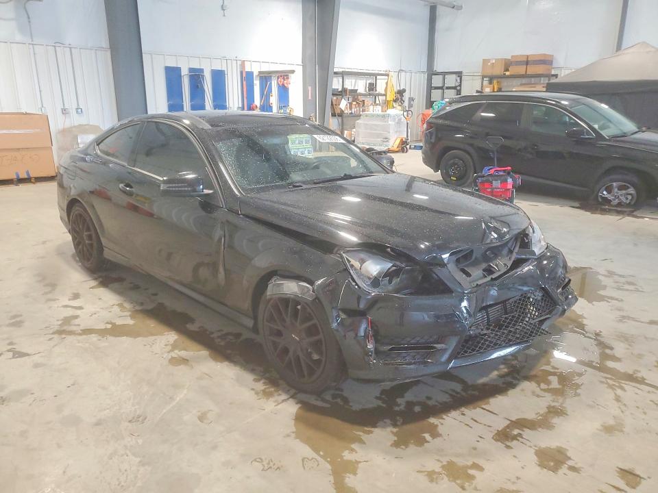 2015 Mercedes-benz C მანქანა იყიდება აუქციონზე, vin: WDDGJ4HBXFG389020, აუქციონის ნომერი: 62122556