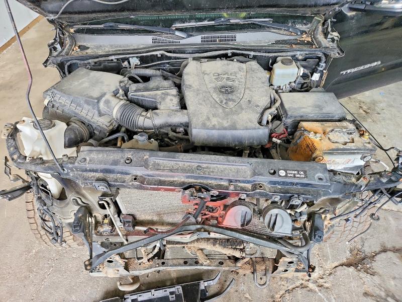 60415396 :رقم المزاد ، 5TFCZ5AN4GX009876 vin ، 2016 Toyota Tacoma مزاد بيع
