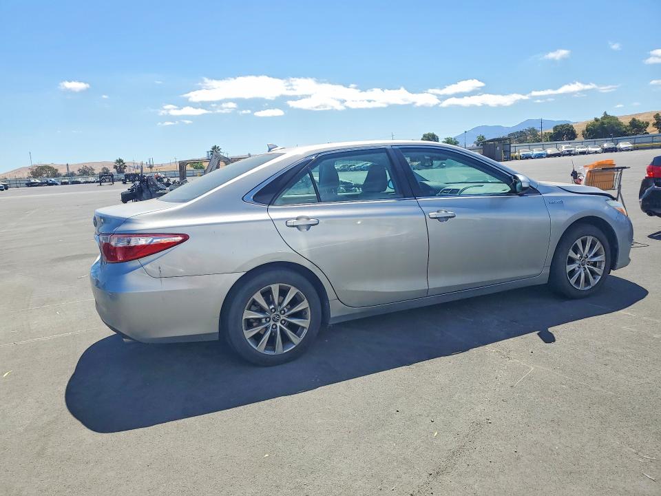 61957626 :رقم المزاد ، 4T1BD1FK8FU163374 vin ، 2015 Toyota Camry Hybrid مزاد بيع