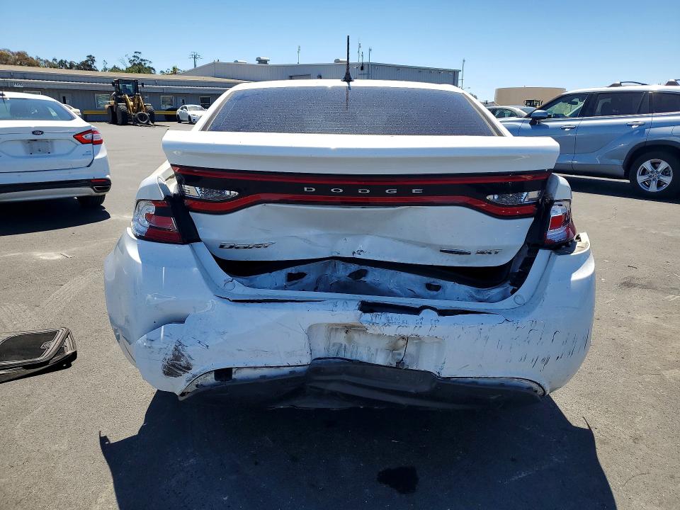 2015 Dodge Dart მანქანა იყიდება აუქციონზე, vin: 1C3CDFBB1FD211622, აუქციონის ნომერი: 62567226
