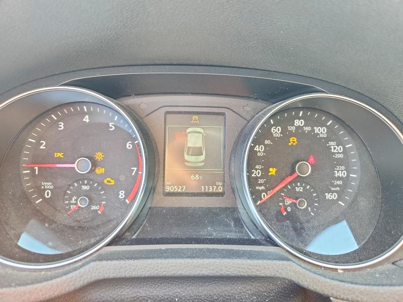 62112946 :رقم المزاد ، 1VWBA7A34JC008204 vin ، 2018 Volkswagen Passat مزاد بيع