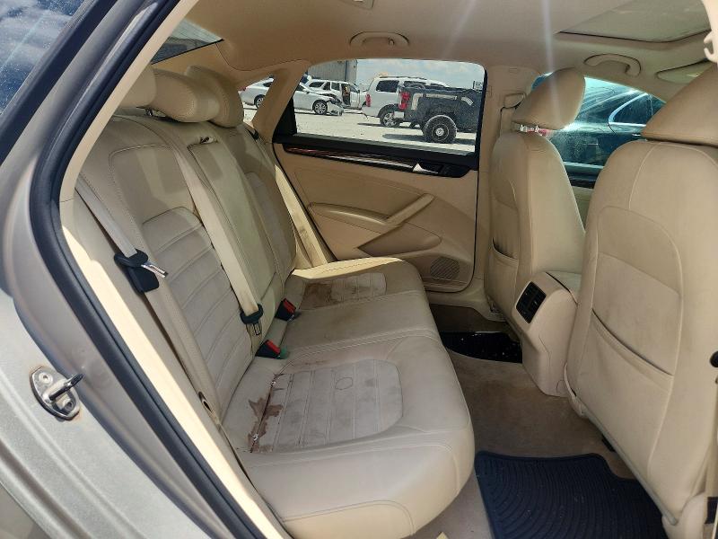 60045316 :رقم المزاد ، 1VWCN7A32EC087242 vin ، 2014 Volkswagen Passat مزاد بيع