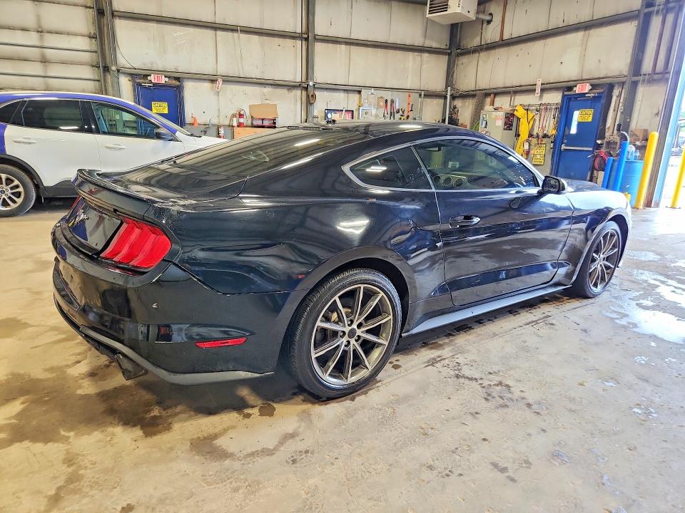 85979455 :رقم المزاد ، 1FA6P8TH9J5168767 vin ، 2018 Ford Mustang مزاد بيع