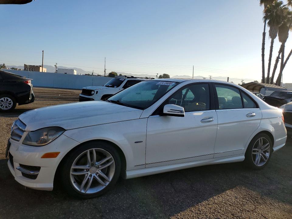 60470486 :رقم المزاد ، WDDGF4HB0CR222747 vin ، 2012 Mercedes-benz C مزاد بيع