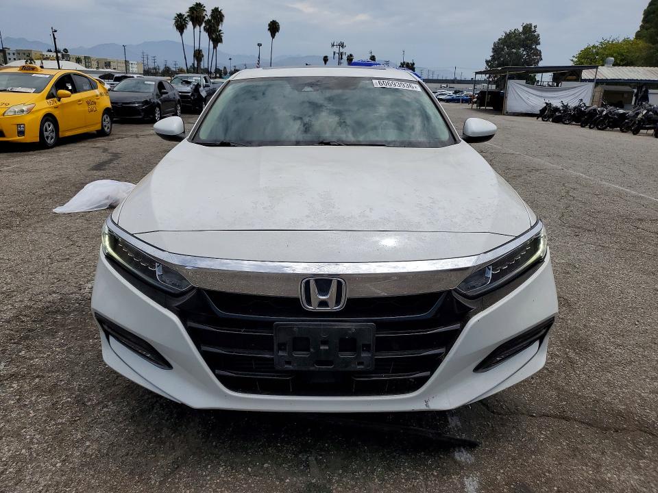 60693936 :رقم المزاد ، 1HGCV1F41JA018602 vin ، 2018 Honda Accord مزاد بيع