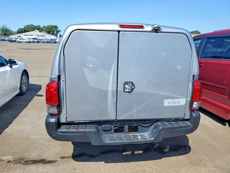 Продаж на аукціоні авто 2018 Toyota Tacoma, vin: 5TFRX5GN2JX127357, номер лоту: 61421166