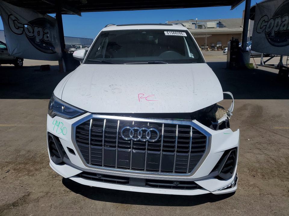 61588286 :رقم المزاد ، WA1DECF33R1202189 vin ، 2024 Audi Q3 مزاد بيع