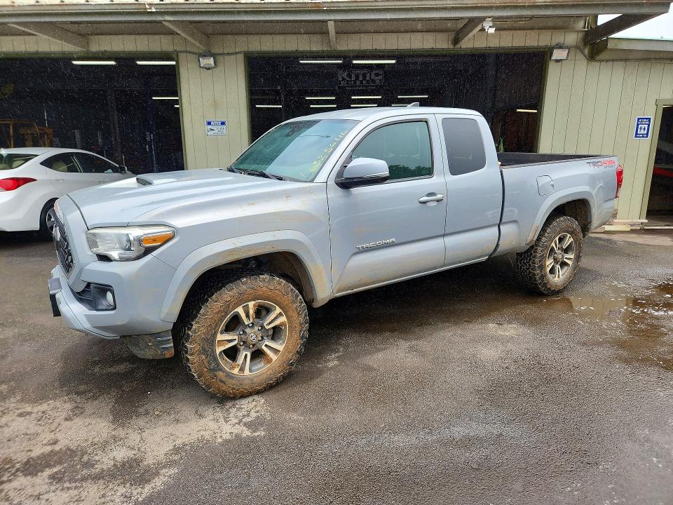 Продажа на аукционе авто 2018 Toyota Tacoma, vin: 5TFSZ5AN6JX126622, номер лота: 63256116
