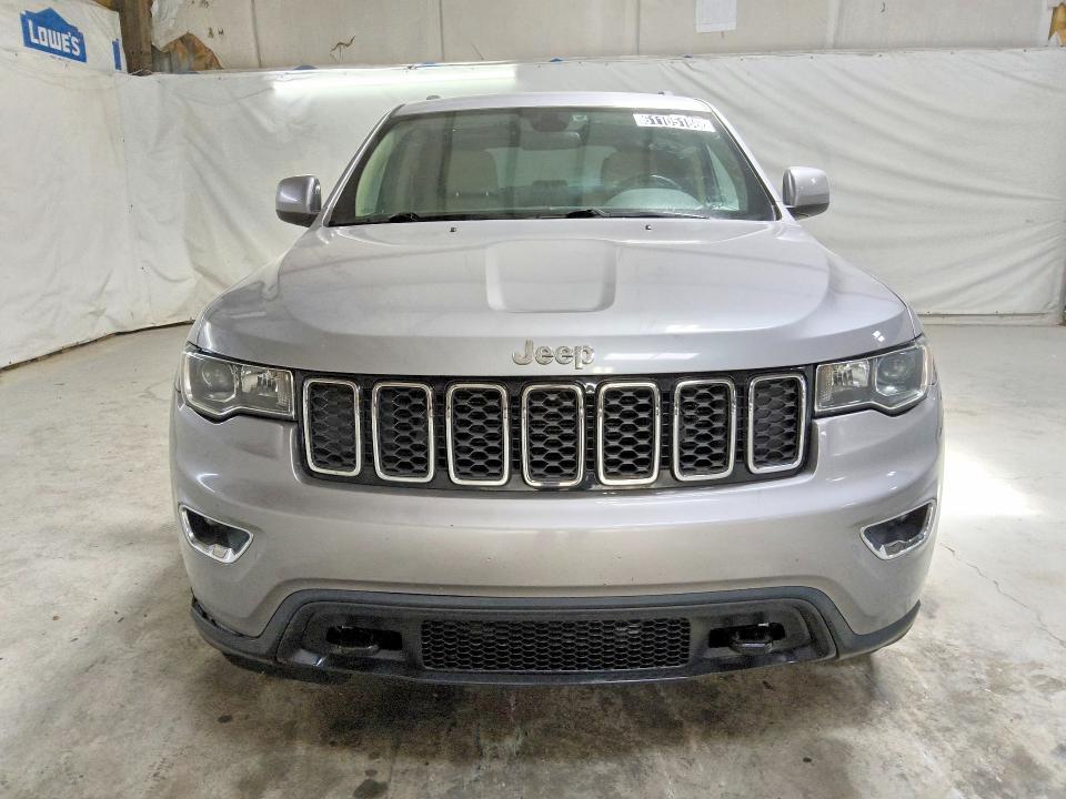 61105186 :رقم المزاد ، 1C4RJFAG0JC225652 vin ، 2018 Jeep Grand Cherokee مزاد بيع