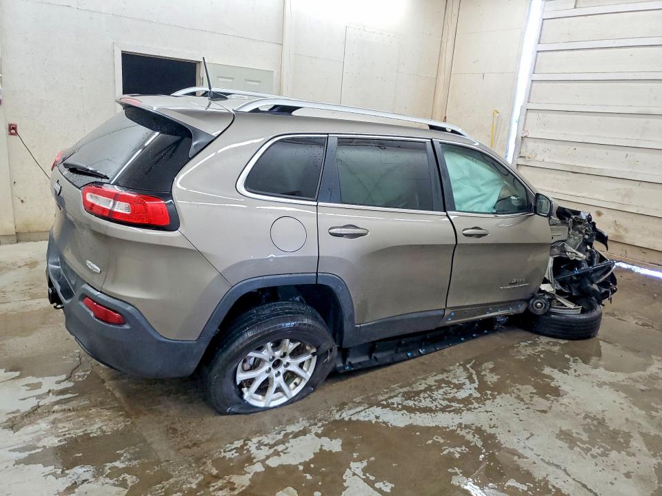 59712066 :رقم المزاد ، 1C4PJMCS0GW283412 vin ، 2016 Jeep Cherokee مزاد بيع