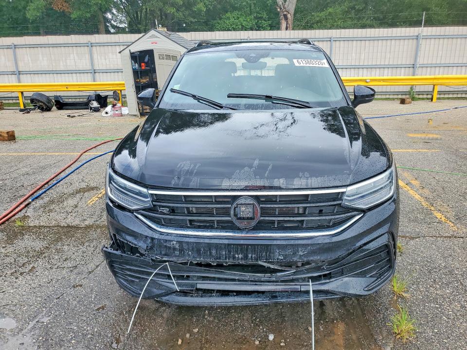 61380326 :رقم المزاد ، 3VVCB7AX4PM124521 vin ، 2023 Volkswagen Tiguan مزاد بيع