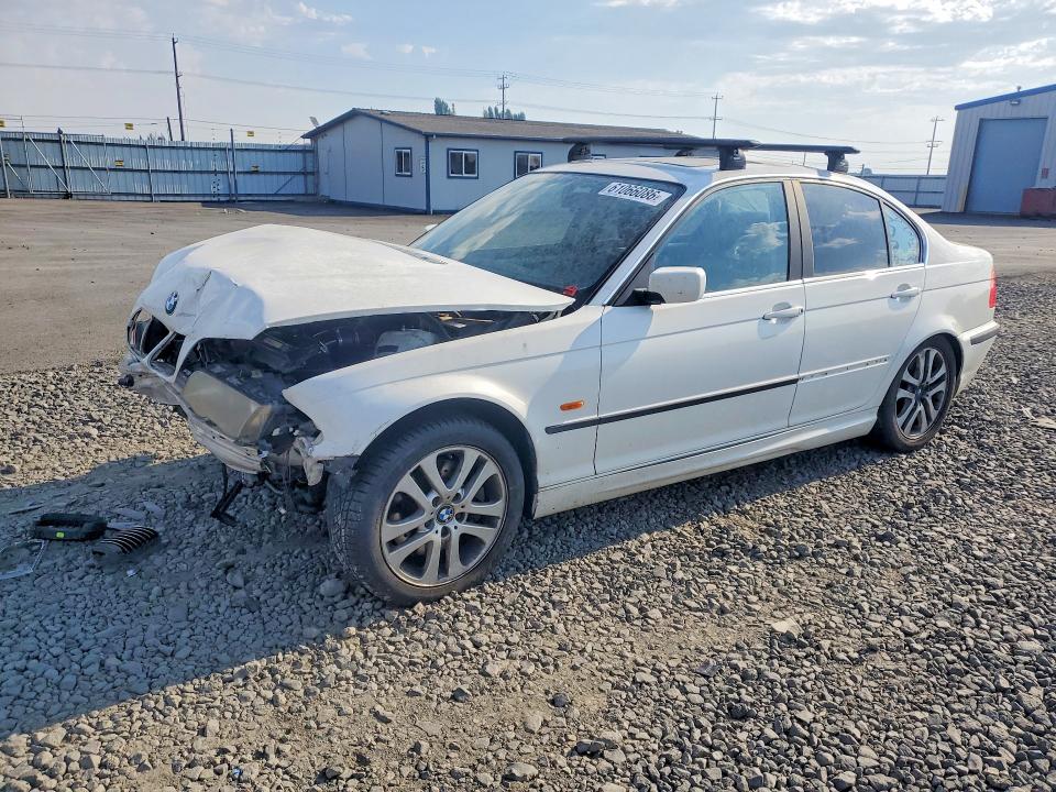 61066086 :رقم المزاد ، WBAAV53461JS96877 vin ، 2001 Bmw 330 مزاد بيع