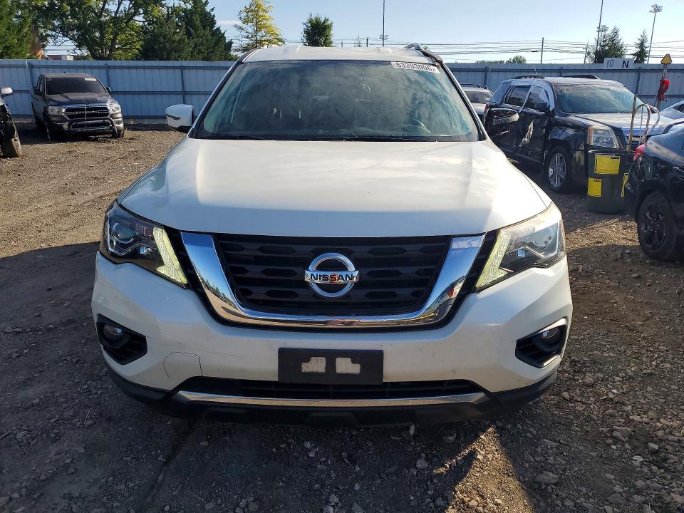 63393006 :رقم المزاد ، 5N1DR2MN8JC664020 vin ، 2018 Nissan Pathfinder مزاد بيع