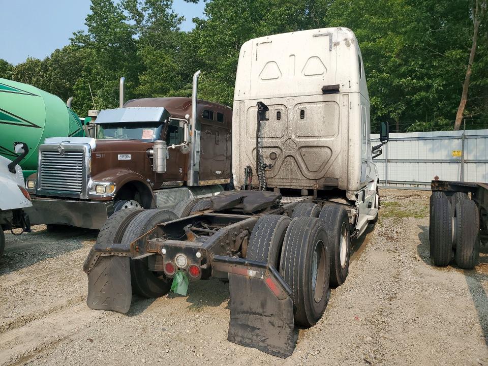 Продажа на аукционе авто 2018 Freightliner Cascadia 126, vin: 3AKJHHDR5JSJR0332, номер лота: 60575056