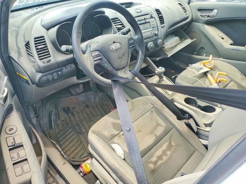 61996126 :رقم المزاد ، KNAFX4A62F5303046 vin ، 2015 Kia Forte مزاد بيع
