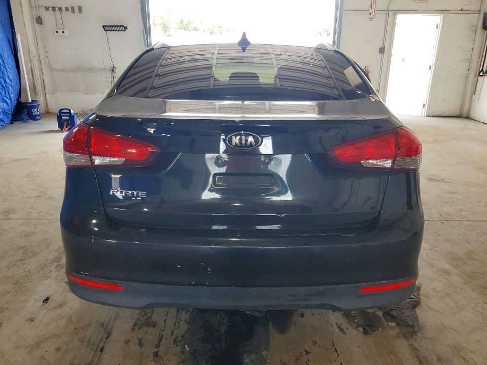 2017 Kia Forte მანქანა იყიდება აუქციონზე, vin: 3KPFK4A77HE136748, აუქციონის ნომერი: 61425856
