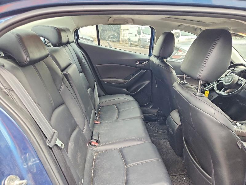 61750186 :رقم المزاد ، 3MZBN1V32JM193587 vin ، 2018 Mazda 3 مزاد بيع