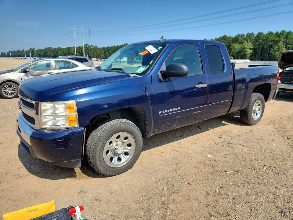 Auction sale of the 2010 Chevrolet Silverado, vin: 1GCSCREA1AZ180818, lot number: 58632756