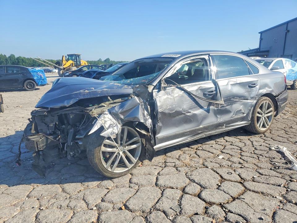 Продажа на аукционе авто 2017 Volkswagen Passat, vin: 1VWDT7A3XHC032777, номер лота: 60443096