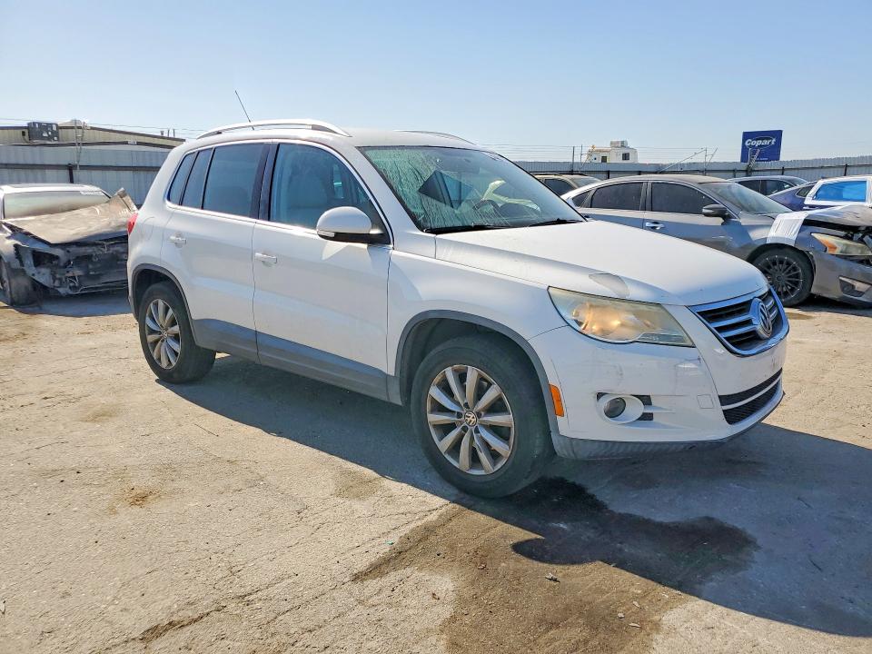 Auction sale of the 2011 Volkswagen Tiguan, vin: WVGAV7AXXBW502181, lot number: 60821756