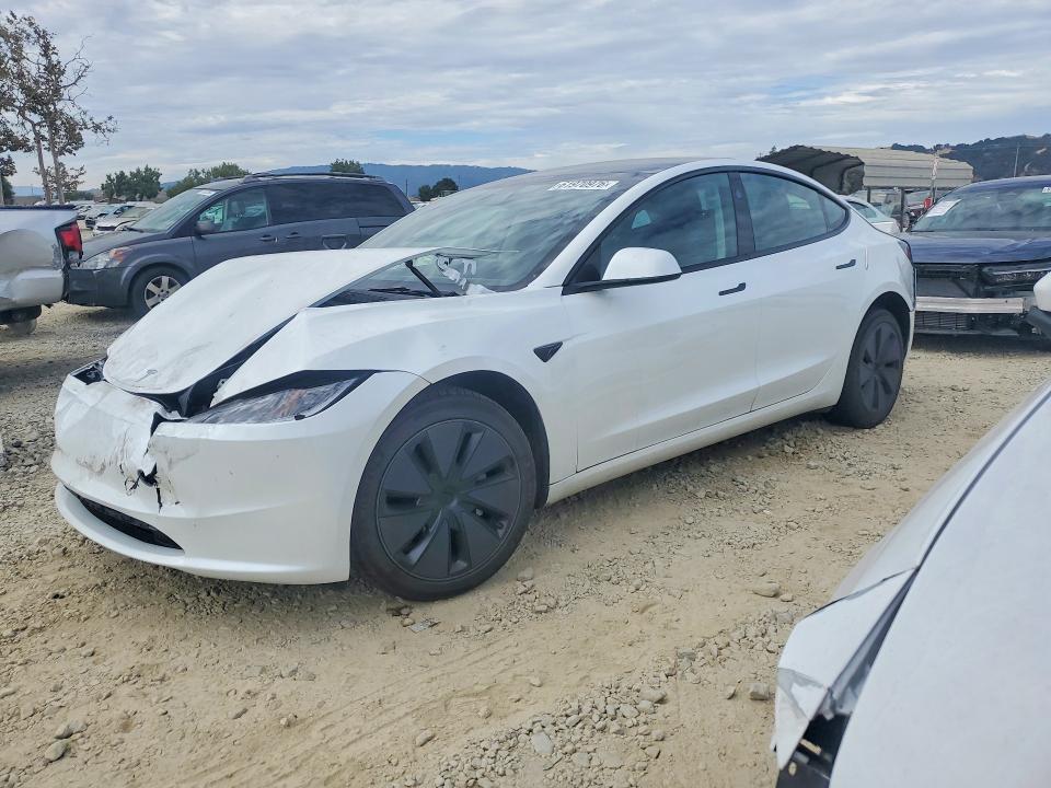 61970976 :رقم المزاد ، 5YJ3E1EA9SF078951 vin ، 2025 Tesla Model 3 مزاد بيع