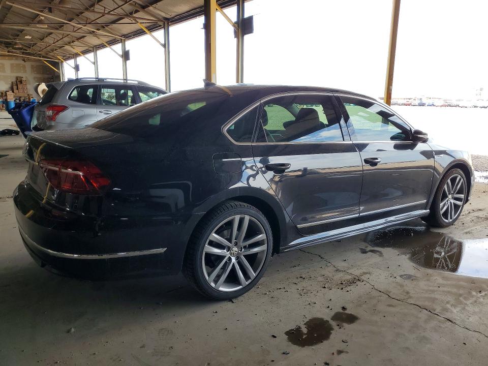 61923816 :رقم المزاد ، 1VWDT7A39HC065138 vin ، 2017 Volkswagen Passat مزاد بيع