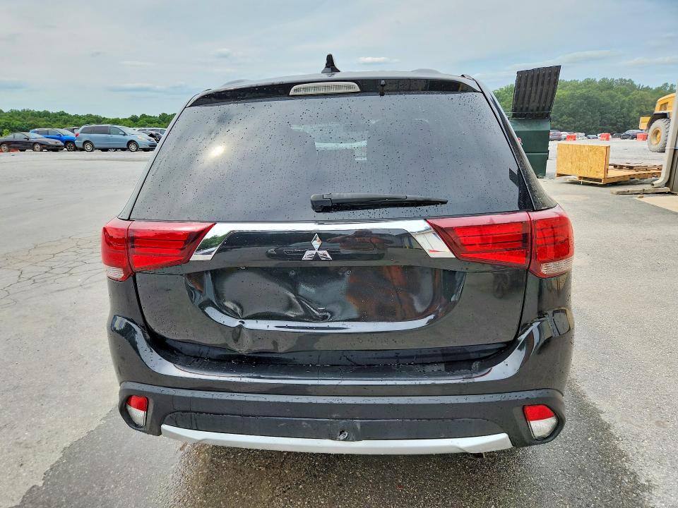 2018 Mitsubishi Outlander მანქანა იყიდება აუქციონზე, vin: JA4AZ3A36JJ002510, აუქციონის ნომერი: 61877916