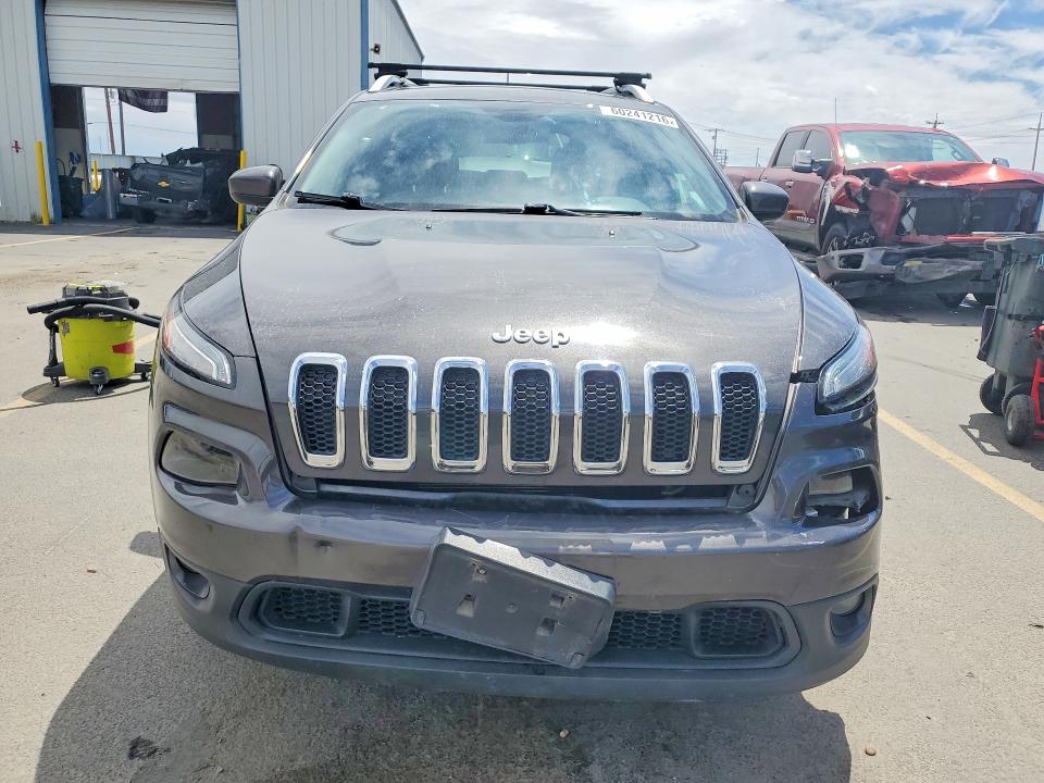 60241216 :رقم المزاد ، 1C4PJMCB5HW634106 vin ، 2017 Jeep Cherokee مزاد بيع