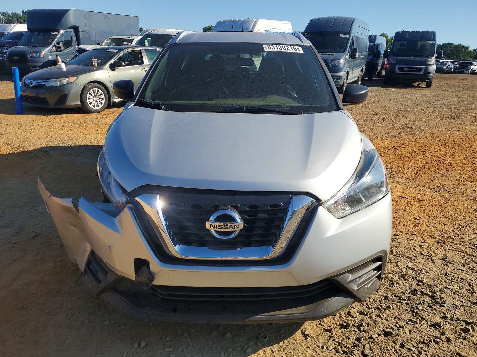 Продажа на аукционе авто 2018 Nissan Kicks, vin: 3N1CP5CU4JL531102, номер лота: 63130216