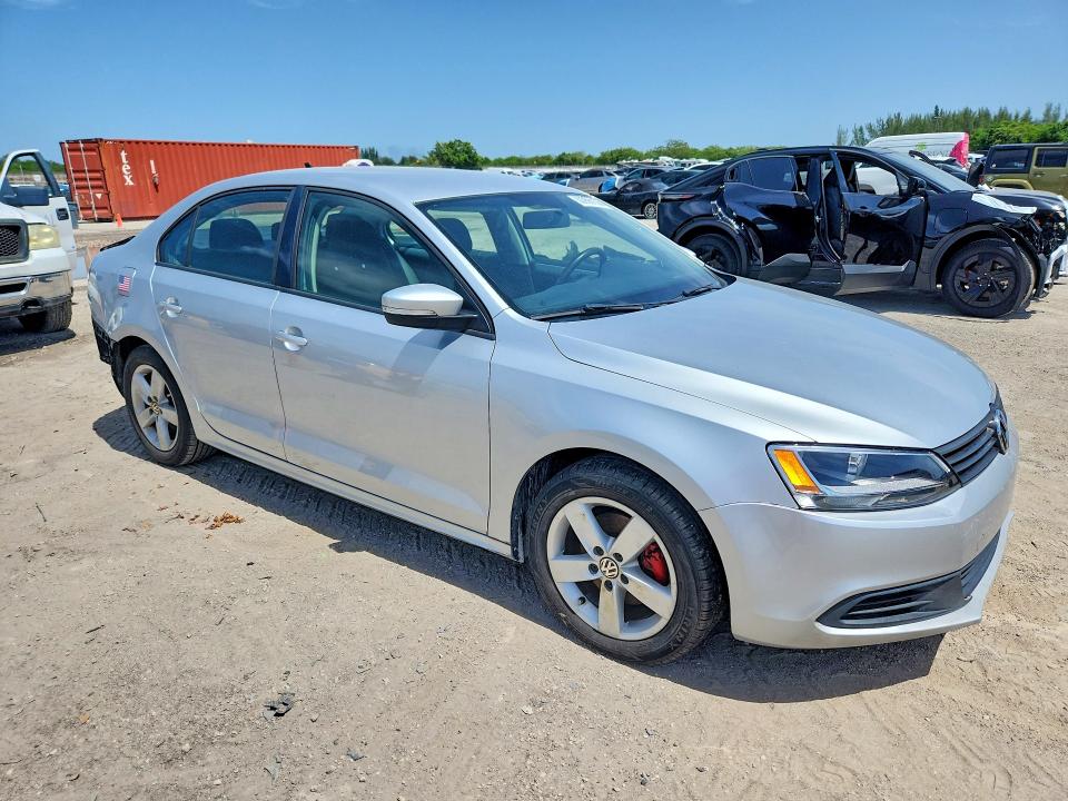 60990156 :رقم المزاد ، 3VWLL7AJ4CM082964 vin ، 2012 Volkswagen Jetta مزاد بيع
