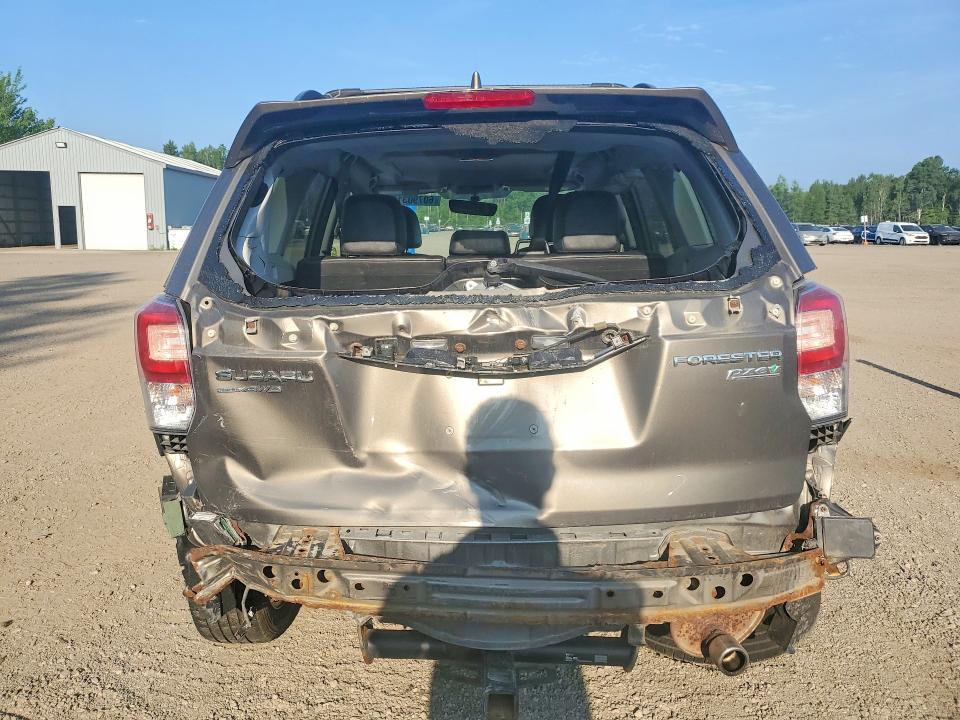 60790316 :رقم المزاد ، JF2SJESC7HH506062 vin ، 2017 Subaru Forester مزاد بيع