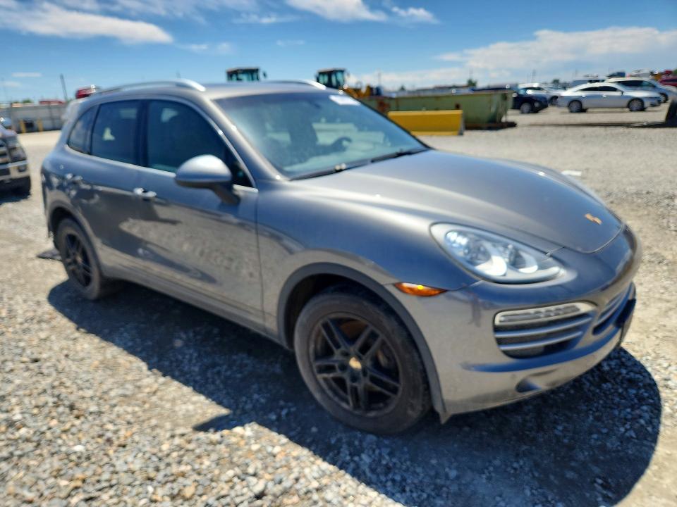 60487776 :رقم المزاد ، WP1AA2A27ELA91737 vin ، 2014 Porsche Cayenne مزاد بيع