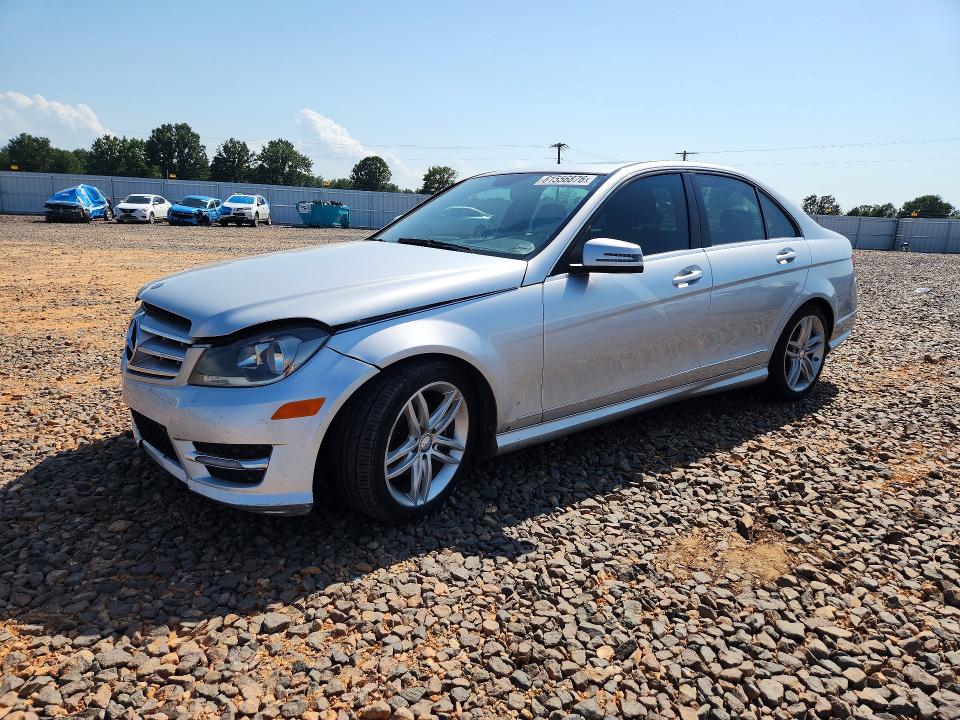 2012 Mercedes-benz C მანქანა იყიდება აუქციონზე, vin: WDDGF8BB4CR193575, აუქციონის ნომერი: 61556876