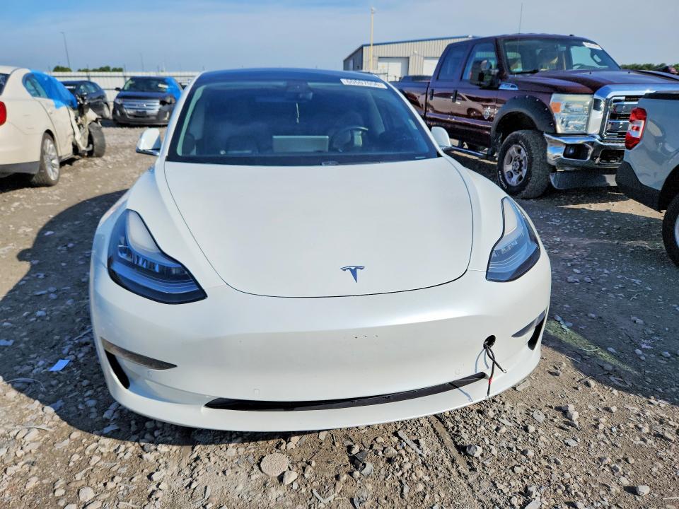 60607056 :رقم المزاد ، 5YJ3E1EA2KF397155 vin ، 2019 Tesla Model 3 مزاد بيع