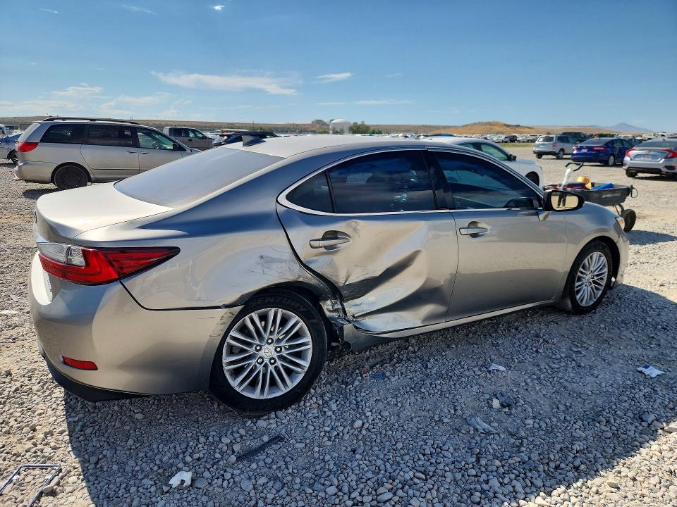 61886906 :رقم المزاد ، 58ABK1GG0GU025547 vin ، 2016 Lexus Es مزاد بيع