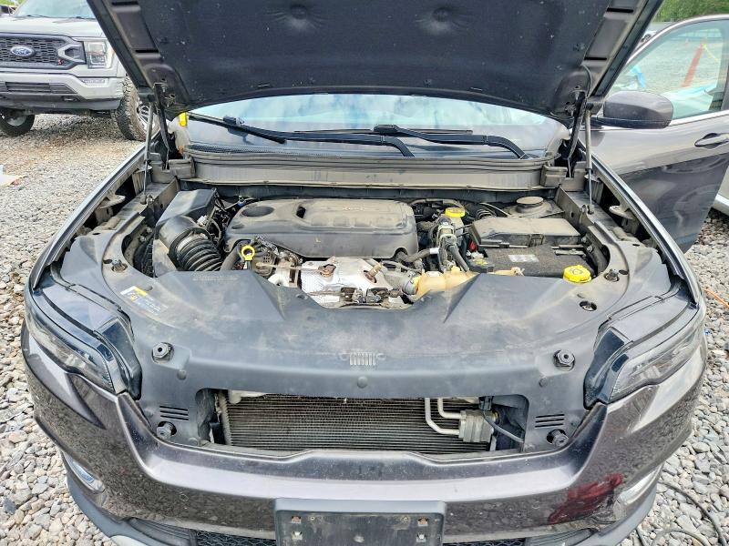 62277806 :رقم المزاد ، 1C4PJMDN8KD157876 vin ، 2019 Jeep Cherokee مزاد بيع